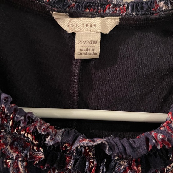 Sleeveless top - Picture 2 of 3